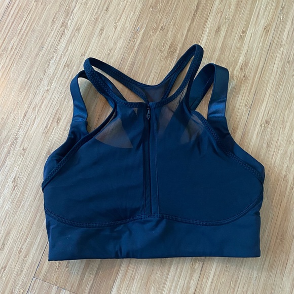Women’s Lululemon, black strapy sports bra. Size 4. In great condition. - Picture 2 of 3